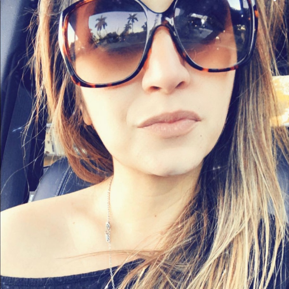 Meet your Posher, Leah